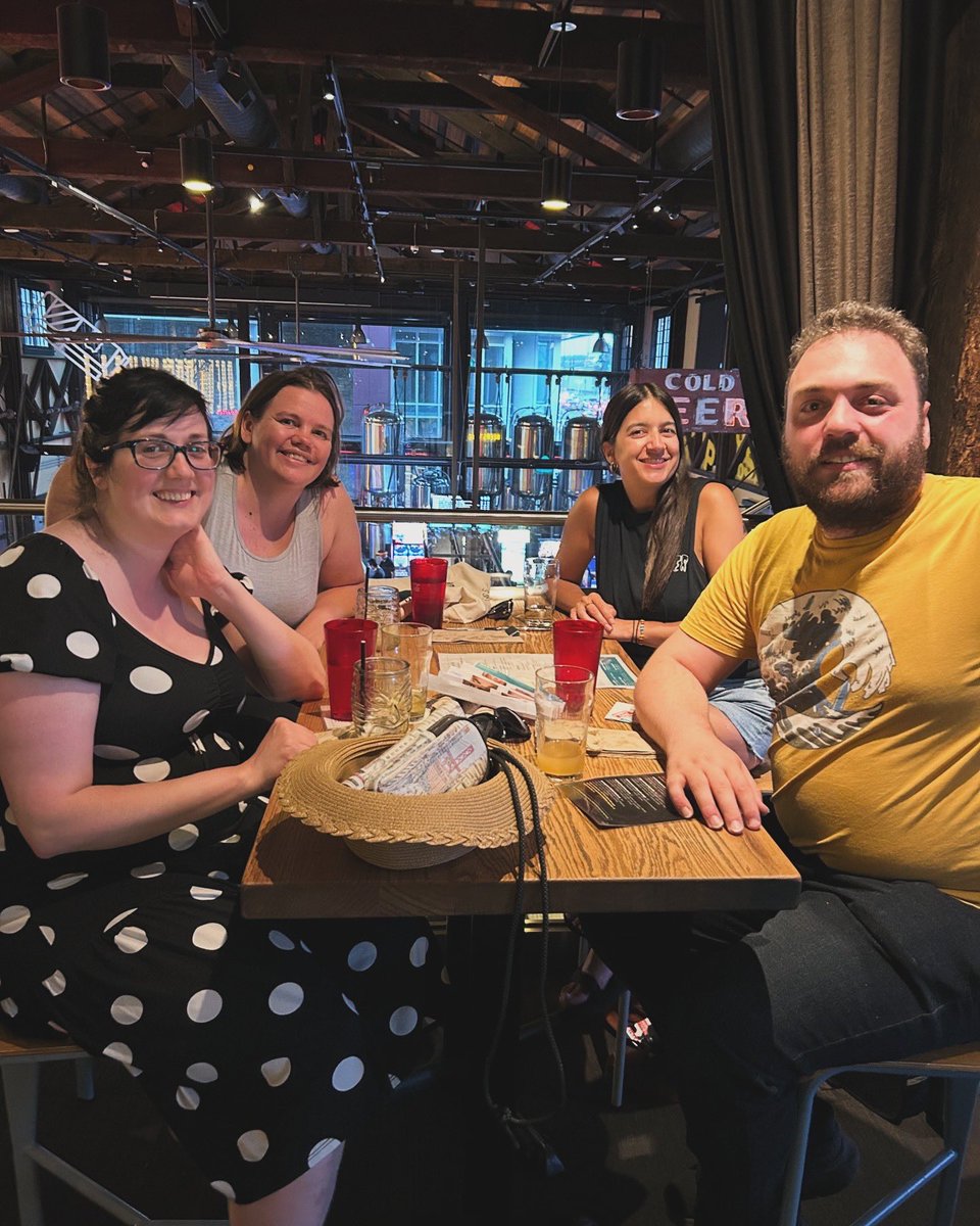 NiceGuysTrivia's tweet image. Thanks to everyone who played at @brewhallyvr with @thecarmencruz Tuesday night! And congrats to our top 3 teams:
🥇Discordians
🥈Expats on Main St
🥉Solo Brit