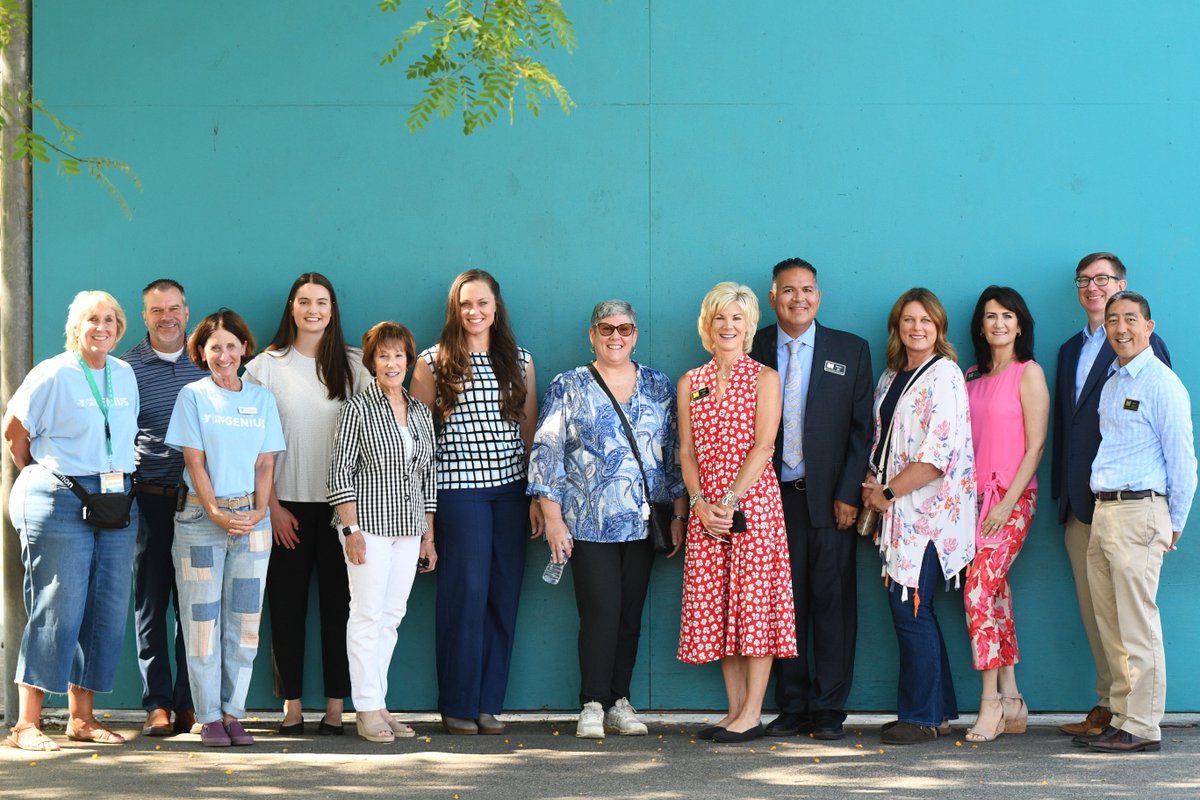 During the YMCA Find My Genius Program’s VIP Day at Campus Canyon College Preparatory Academy on Tuesday morning, MUSD leadership and Moorpark Board President Robert Perez joined representatives from the Southeast Ventura County YMCA, including staff, donors, supporters and 🧵1/3