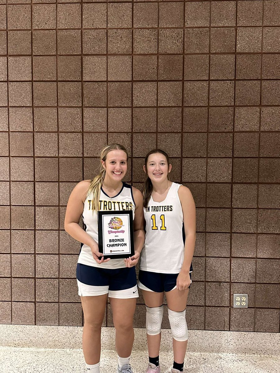 Trotters (Heifner) bronze champions at 🌹s