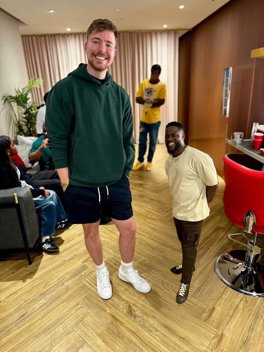 dogecoinmillion's tweet photo. @MrBeast Wow I had no idea Kevin was this short! https://t.co/cOHwiwAuvu