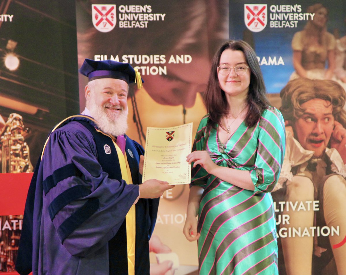 qubscreen's tweet image. Congratulations to Broadcast Production award winners ✨

⭐️ Anjool Malde Journalism Award - Louise Simms &amp;amp; Sarah Morrison

⭐️ @QUBelfast Foundation Scholarships - Arwen Fegan &amp;amp; Louise Simms

📸 with lecturers @mrfrankdelaney @elena_caoduro @drdjohnston @_johndarcy &amp;amp; Kurt Taroff