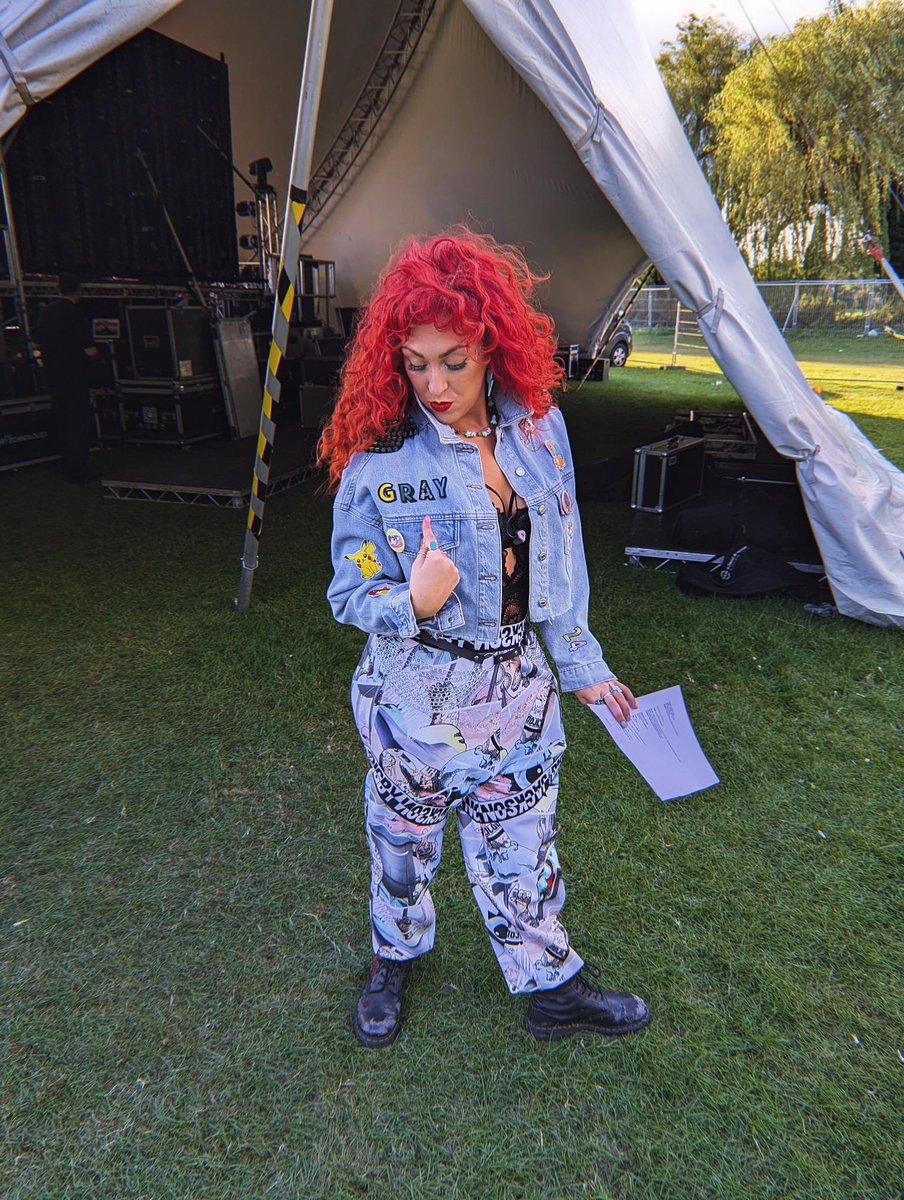 NatGrayMusic's tweet photo. Still in love with my jacket I wore at @Readipop !! Who came to see our set? #readipop #festival https://t.co/Pkpj1l4rh4