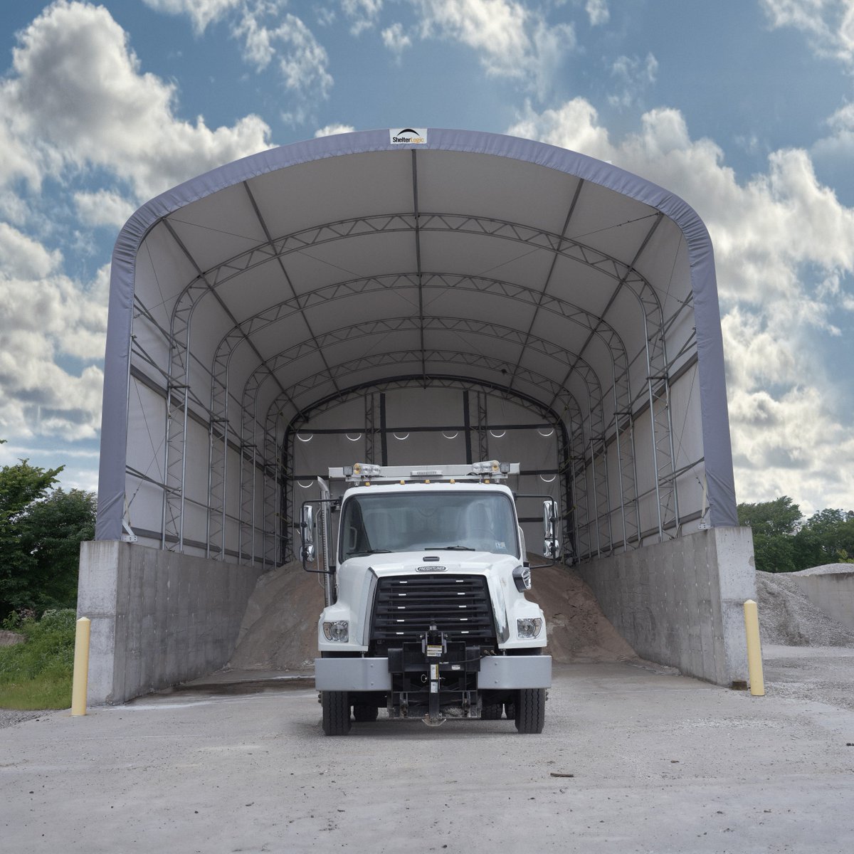 Need a large storage space? Our custom size truss buildings are just what you need! Perfect for fitting all your storage requirements. 🛠️📦 Learn more through the link in our bio!
bit.ly/4bcE916

#CustomStorage #SpaciousSolutions #TrussDesign