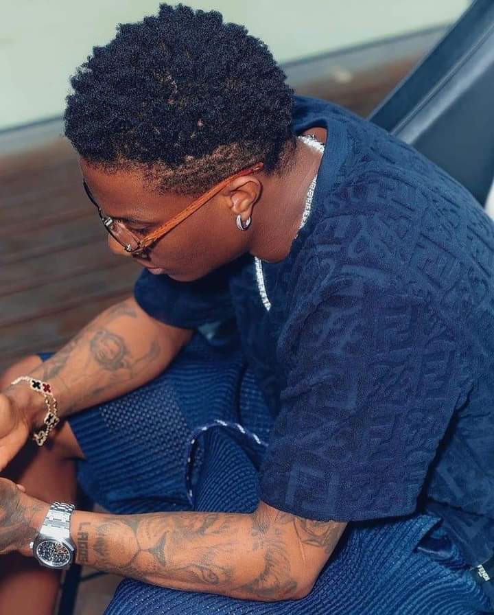 Damselllllllll's tweet photo. like for Davido♥️🥹   retweet for Wizkid😈 https://t.co/SZ6P62TRwa