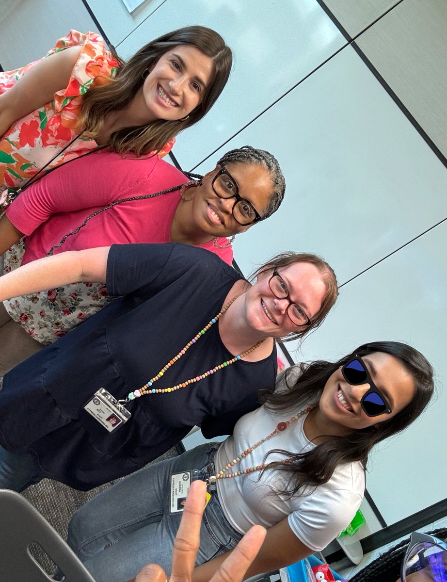 Eva Perales tweet media