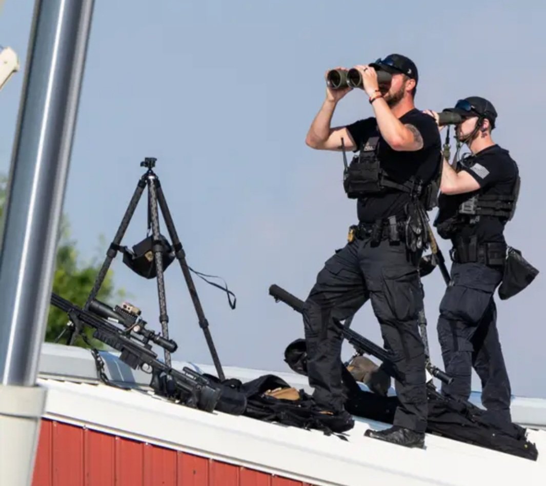 DrMill6277's tweet photo. Hey @SecretService 
Why is your director saying you guys can't handle a sloped roof??
🤔..........
#TrumpAssasinationAttempt 
#SecretService 
#ResignCheatle 
#Trump 
#Trump2024 https://t.co/YI4a9Iako7