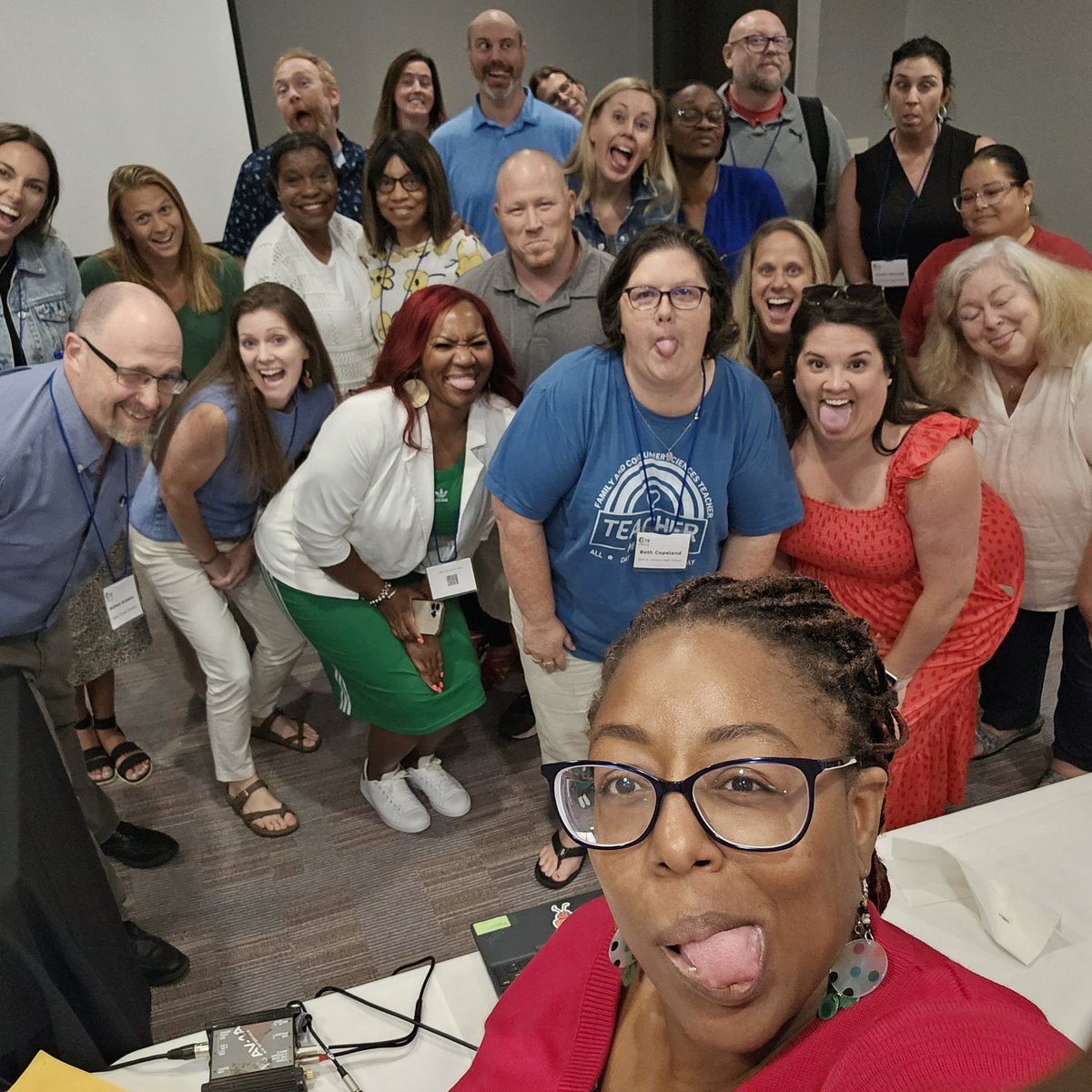 Kelli Hackstall tweet media