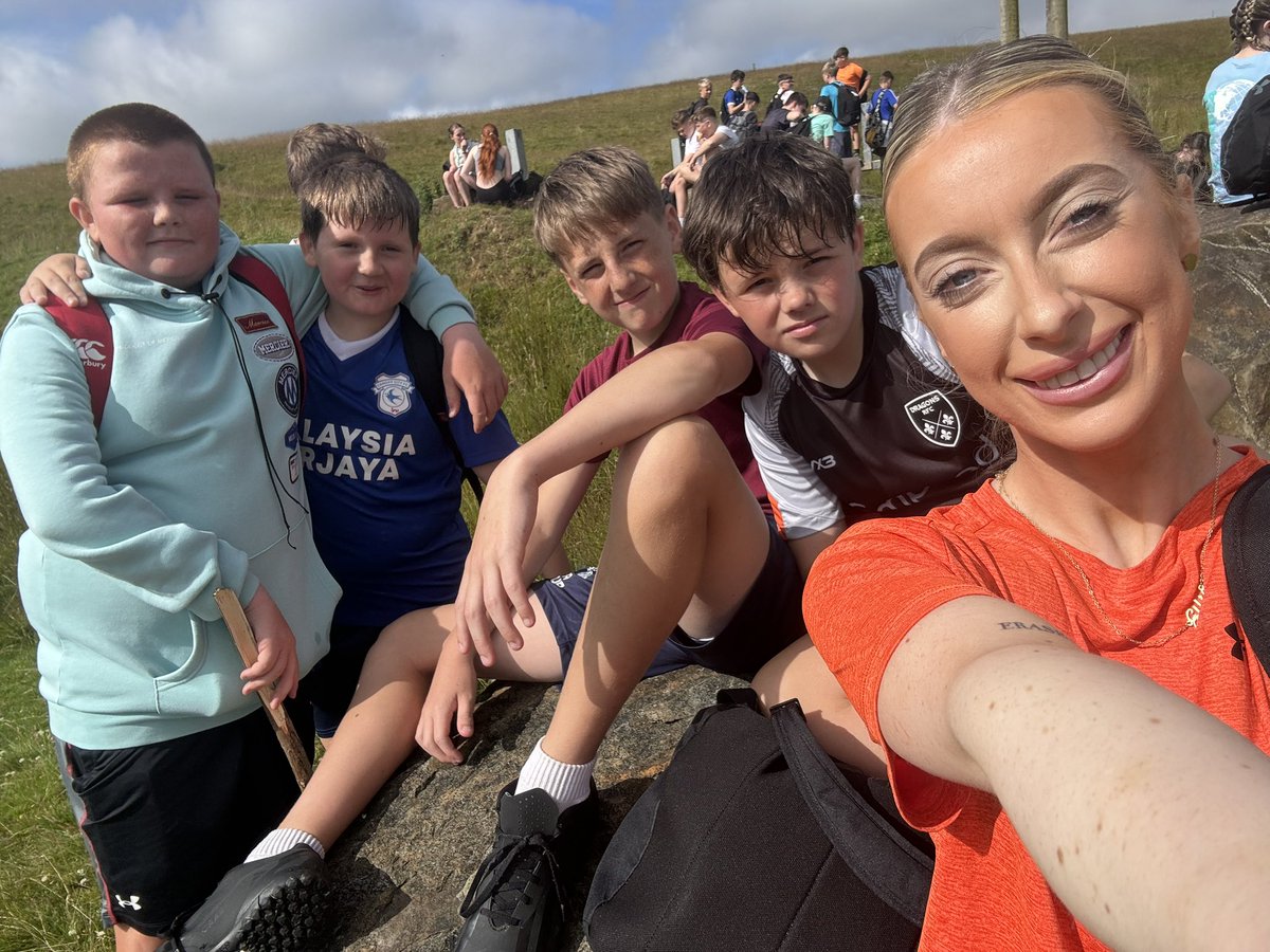 Miss Barnett tweet media