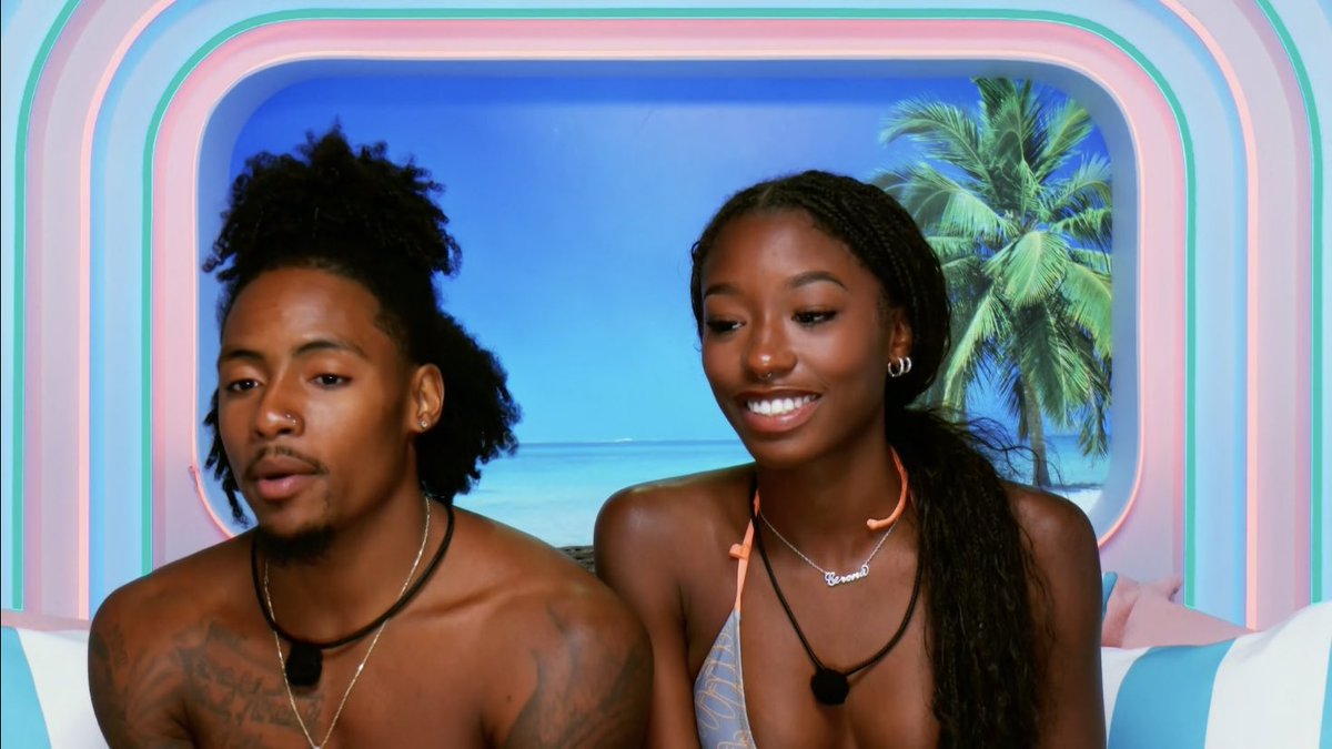 Such a pretty couple 😭😭