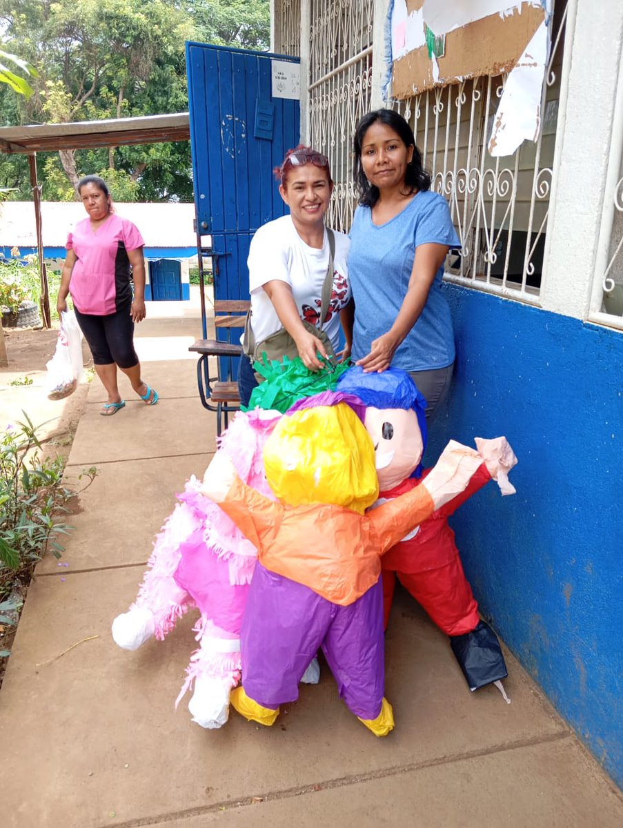 Y entonces, la alegria reemplazo el cansancio; y las piñatas las armas; y los parques reemplazaron las trincheras. ¡Triunfo el amor, triunfo la paz!

#UnidosEnVictorias 
#4519LaPatriaLaRevolución