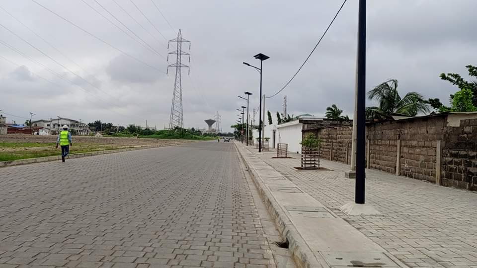 actualites229's tweet photo. 🇧🇯 Les travaux du Lot 1 du Programme d'Assainissement Pluvial de Cotonou (#PAPC) sont achevés. Il s'agit du bassin Y construit à Akpakpa dodomè et du bassin PA3 réalisé à Sètôvi à Vèdoko. Ces 02 ouvrages ont été réceptionnés ce mercredi 17 juillet 2024. https://t.co/a5ASGpmWzN