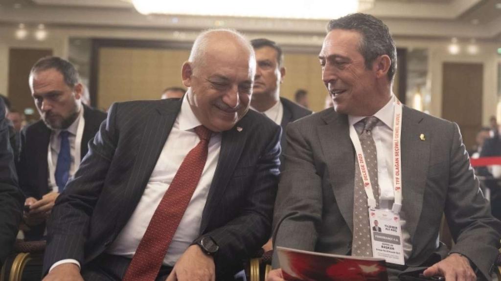 Eltun_Yedek's tweet photo. Büyükekşi'nin listesinde olan Mustafa Eröğüt 1. başkan vekili olacak. Kendisi Mehmet Ali Aydınlar'ın damadı. 

Fenerbahçe -Büyükekşi ittifakı hayırlı olsun! https://t.co/Vl2MW7Oee6