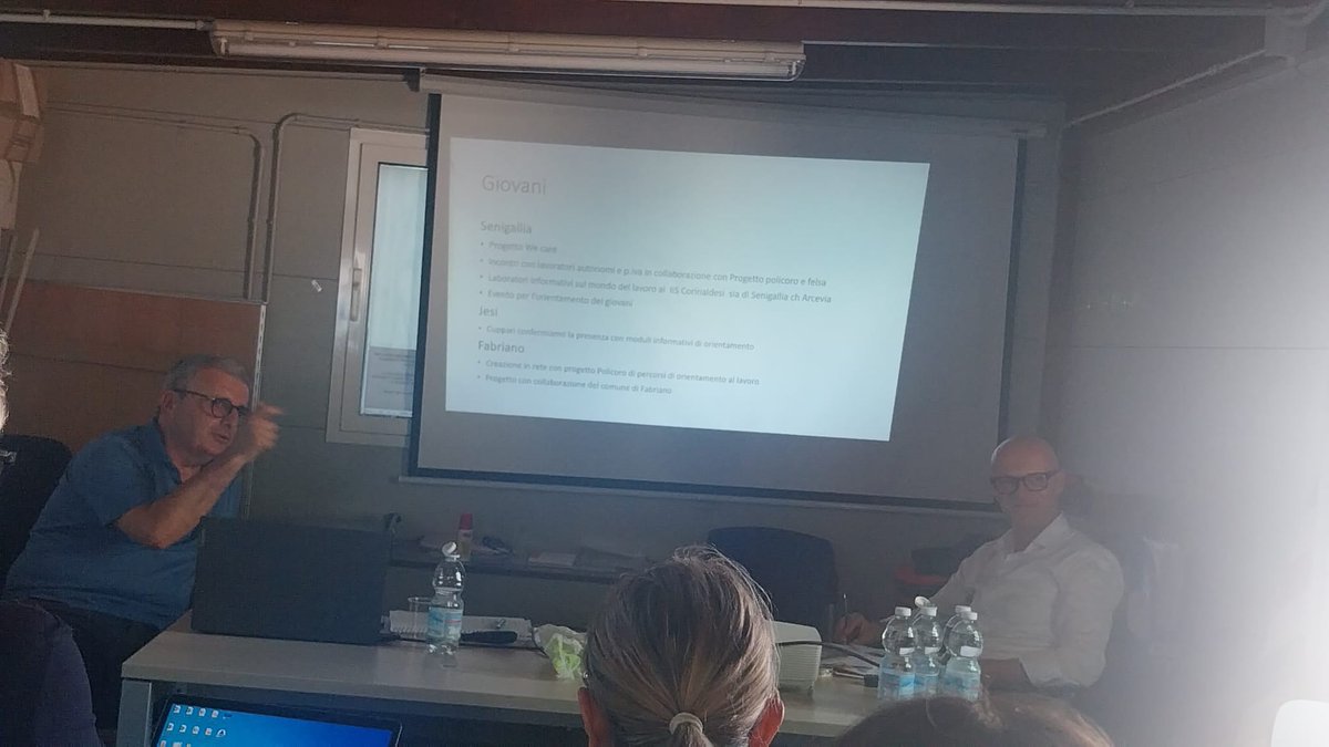 DSantini74's tweet photo. #15LugLio sede @cisljesi: riunione Piani di Proselitismo di @cislmarche per AST #Jesi #SenigaLLia #Fabriano. Coordina i lavori Resp.AST #GiovaneLLi,con #SG @M_Ferracuti.Per @fai_cisl Marche Delegato ed Operatore @MassimoMontagn6 e #SRAnnaBarba. https://t.co/KBaCuN3l6E