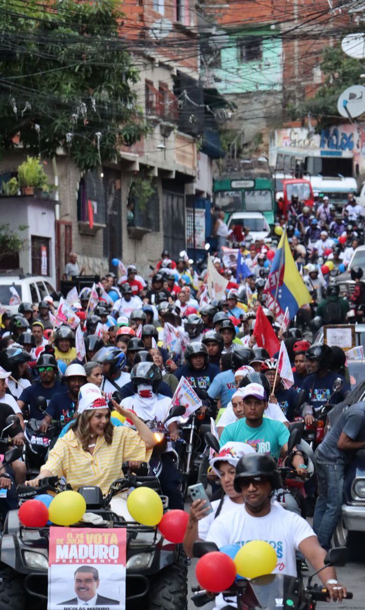 Junto a la fuerza motorizada del Barrio José Félix Ribas en Petare, realizamos una caravana en apoyo a nuestro único candidato <a href="/NicolasMaduro/">Nicolás Maduro</a>, comprometidos con la revolución y la paz de Venezuela. El 28 de julio votamos por el Gallo Pinto #VenezuelaSegura