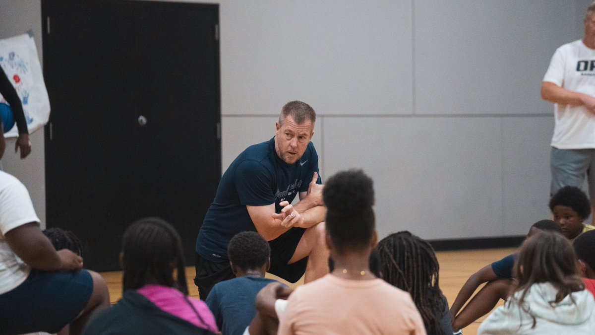ORUMBB's tweet photo. Investing in the next generation 🏀

#ORUMBB x @TulsaDreamCtr https://t.co/uCuXu8JwQ6