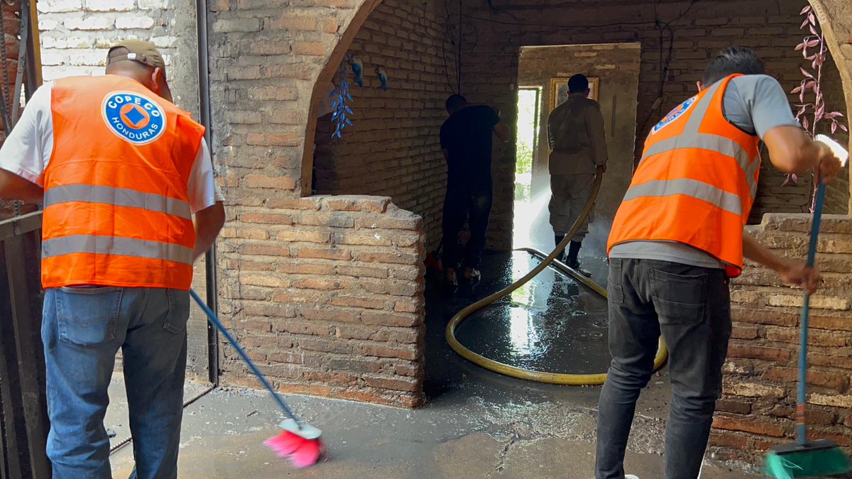 En Choluteca, Choluteca 📌

El bienestar de la población es nuestra prioridad, por eso colaboradores de la Regional VI, siguiendo instrucciones del ministro <a href="/JoseJorgeFortin/">José Jorge Fortín Aguilar</a>, llevan ayuda humanitaria a familia que perdió su vivienda en barrio Iztoca producto de un incendio.