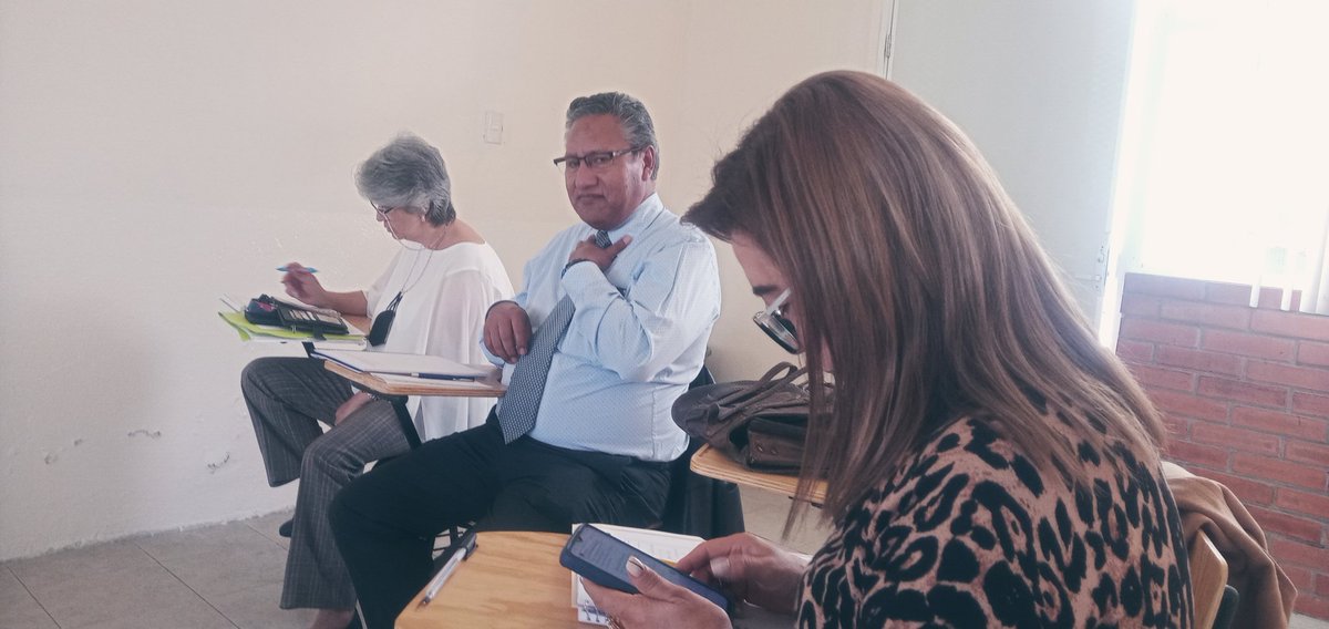 Poacybenpp1's tweet photo. Última sesión del curso "El quehacer del director, ante los nuevos significados del cambios curricular" https://t.co/ECmy1vvGAI