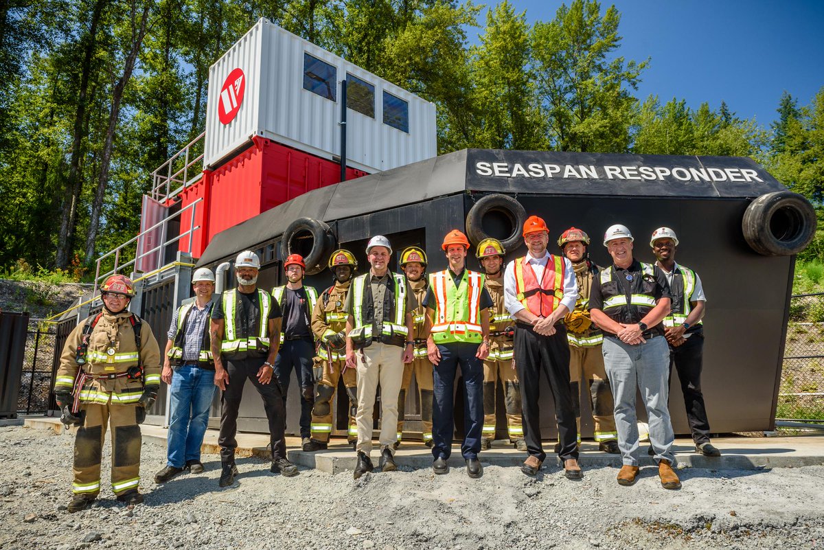 Seaspan's tweet photo. Seaspan has unveiled the 'Seaspan Responder', a new marine firefighting ship simulator which will help improve emergency preparedness for the North Shore Industrial Waterfront🔥

Read the full press release on our website 📰 https://t.co/LNHiv44S7l https://t.co/1vf5ore2Tr
