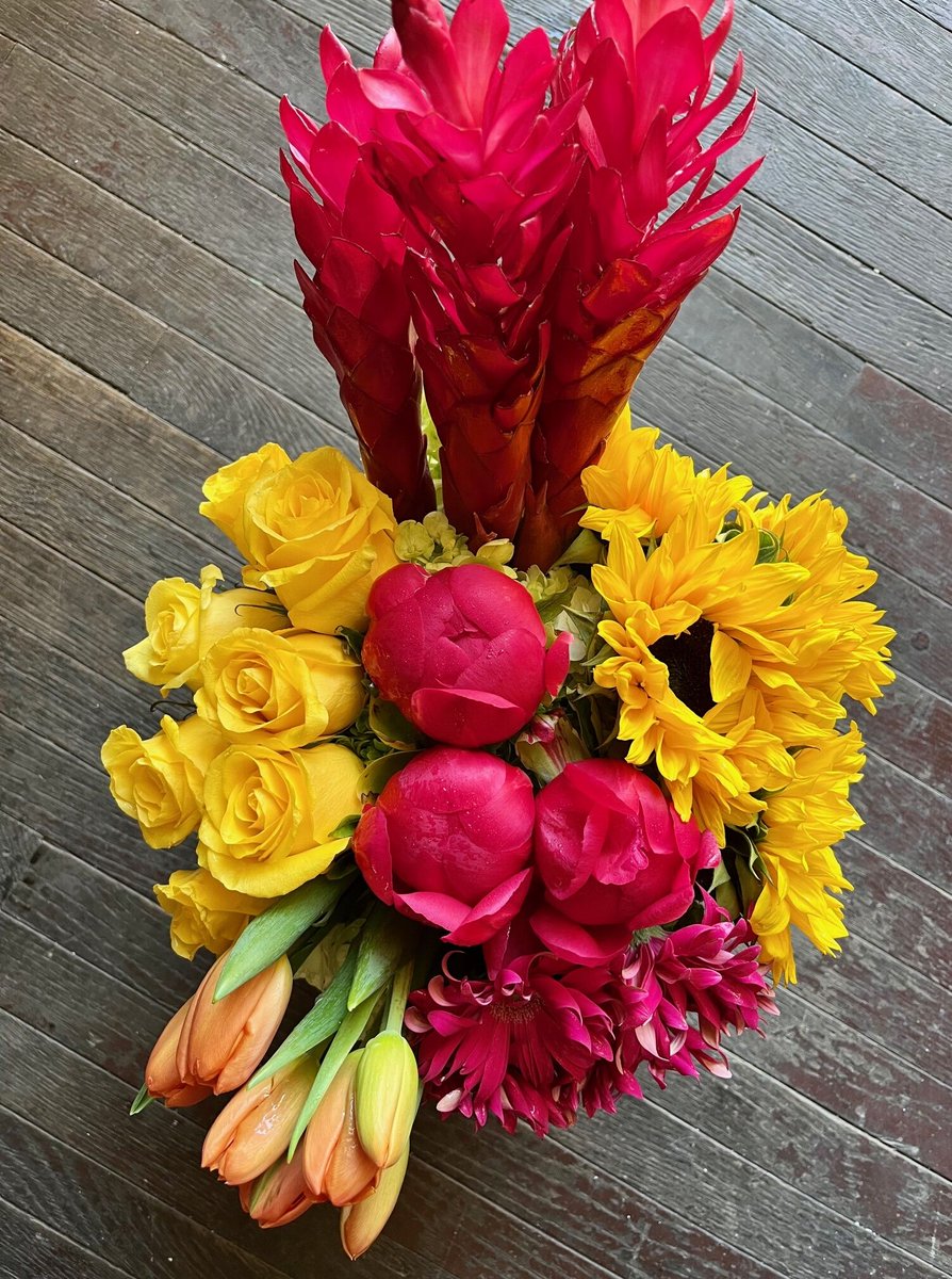 MyLittleFlowerS's tweet photo. Call (760) 778-7111 to surprise someone special with a gorgeous fresh arrangement! 

#flowers #florist #palmsprings https://t.co/VYFPTwEQbI