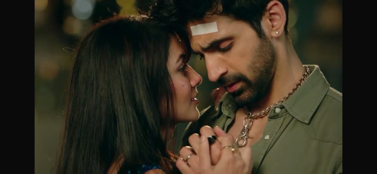 Myrahh22's tweet photo. I had to watch the episode 4 times to believe that this was actually banker and shingdana #imshocked #favepisode #KaiseMujheTumMilGaye #AmVira https://t.co/9MIMF8XZEu
