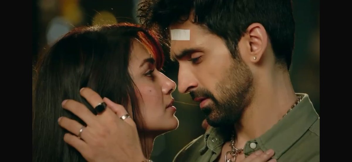 Myrahh22's tweet photo. I had to watch the episode 4 times to believe that this was actually banker and shingdana #imshocked #favepisode #KaiseMujheTumMilGaye #AmVira https://t.co/9MIMF8XZEu