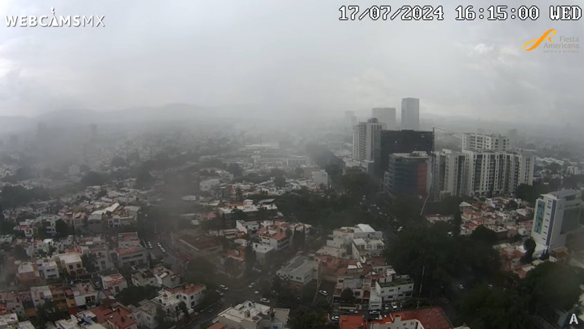 SkyAlertStorm's tweet photo. #TormentaGDL - se registra lluvia fuerte en zona centro y noroeste del AM de #Guadalajara.
Intensidad de la lluvia de 57 mm/h (zona UAG). #StormStations
⚠️Precaución por riesgo de inundaciones⚠️ https://t.co/dy6BvtKZRS