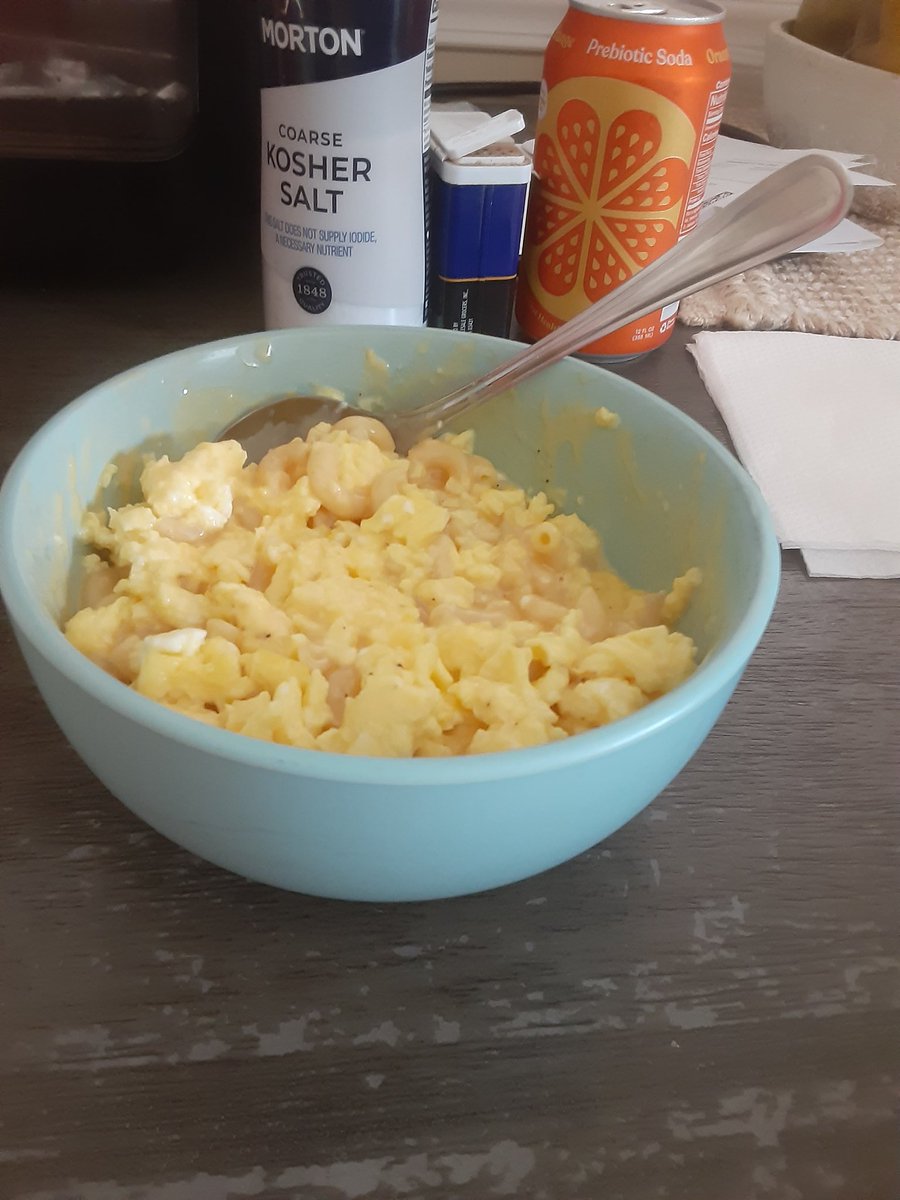 Hey, y'all! Some of you have been posting about odd dishes y'all like. Pineapple sandwiches, chicken &amp; noodles on mashed potatoes...
Well, I have one that I tried out, today. Mac n cheese with scrambled eggs! Even put ketchup on them! It wasn't that bad!😁