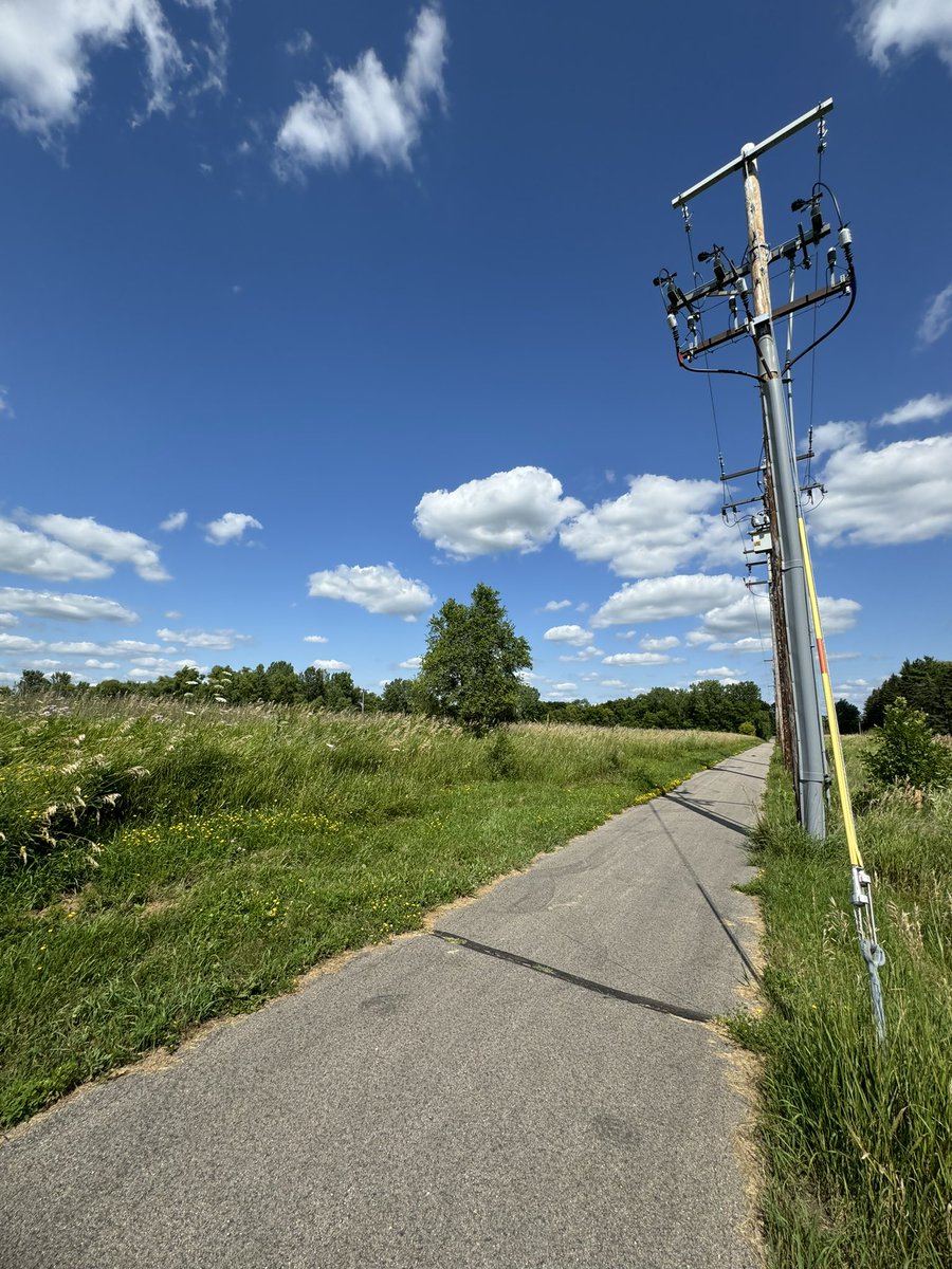 GracewinLiving's tweet photo. We are so excited about the gorgeous site for Gracewin Cooperative of Northfield!

✅ Walking &amp; Biking Paths
✅ Mature Trees
✅ Near St.Olaf
✅ Blue Skies
✅ Country feel, city amenities

#cooperativelifestyle  #gracewincooperative #maintenancefreeliving #ownership #northfieldmn https://t.co/ouqriNKbl1