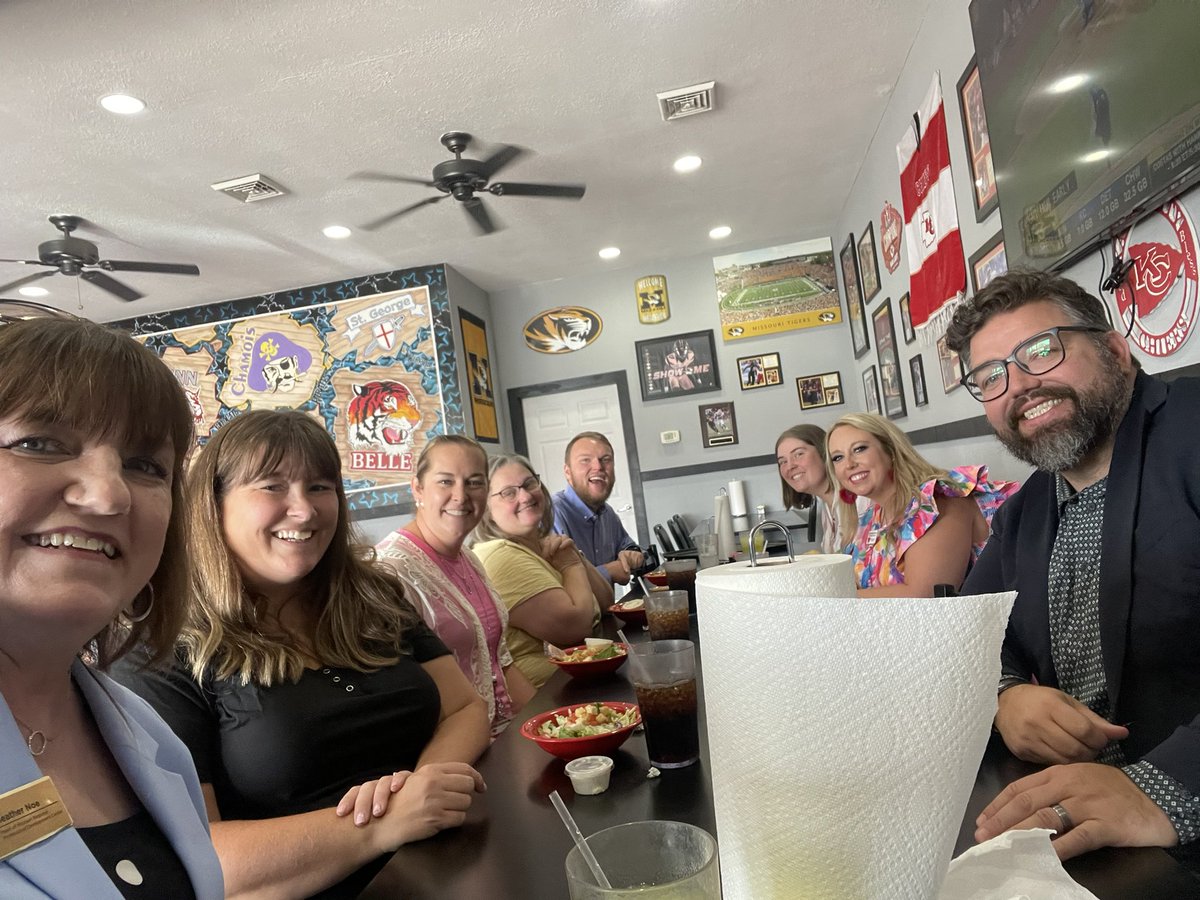 MrsNoeMath's tweet image. What a great day to be @OsageR2Schools !  Thank you for hosting us at your Learning Fair!  Thanks for lunch, too!  #mathroutines #numbertalks @Melissa60200140 
@locomama4180 
@HOMRPDC