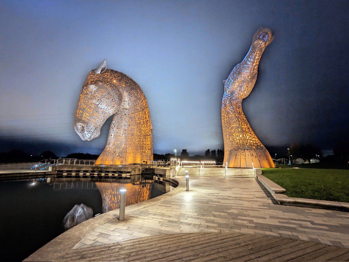 adrianmahoney's tweet image. Found this on my phone: a shot of the Kelpies @HelixFalkirk taken on my @Google #Pixel phone. #Nightsight #Pixel6a
