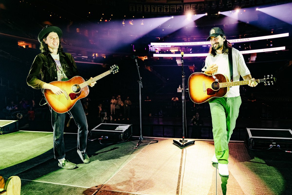 NoahKahan's tweet photo. Madison Square Garden thanks for letting us make it snow in New York. It’s an honor to be a notch on the belt of this legendary venue. I hope y’all had fun https://t.co/68rd2w2vtT