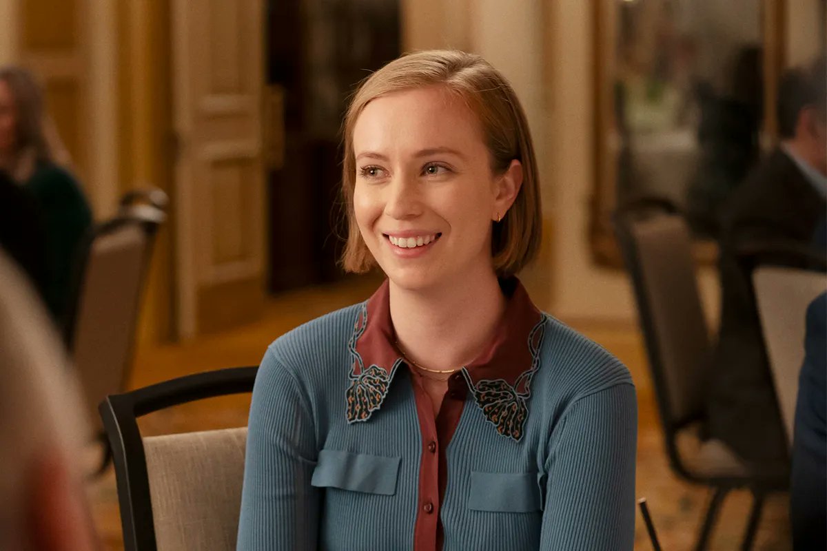 Variety's tweet photo. Hannah Einbinder: "I’d like to work with Andrew Scott. He’s so funny, and he is truly the embodiment of the comedy-tragedy symbol. He is so gifted dramatically, and laugh-out-loud funny when you talk to him and in his work as well. That’s the type of guy I like. I feel like that would be sick." https://t.co/tqaH71ur8i