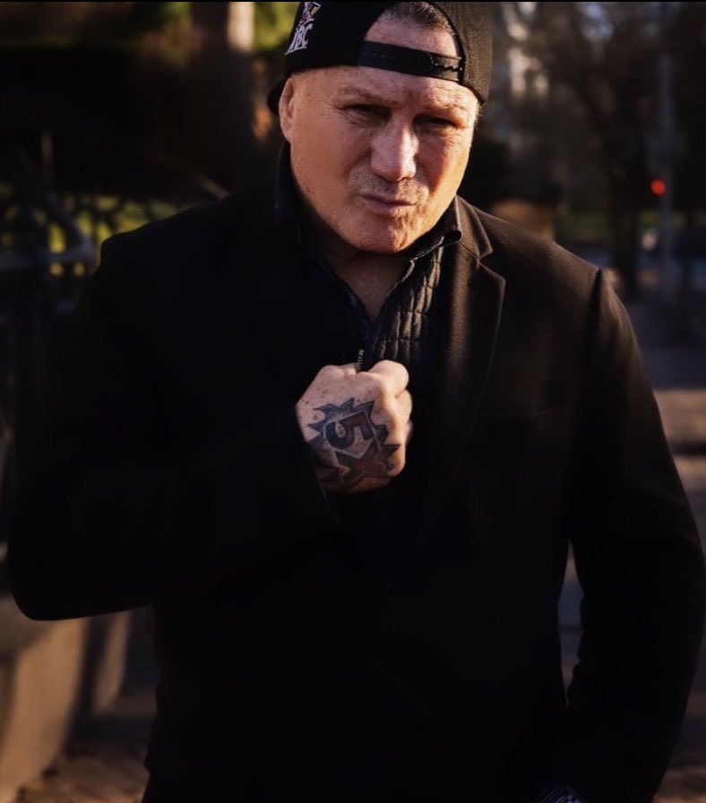 5XPAZ's tweet photo. SHOOTING MY DOCUMENTARY!!! 5XXXVP  50 WINS 30 BY KO 5 BELTS !!! I NEVER DUCKED ANYONE!!! FOUGHT MY BALLS OFF !! BROKE MY NECK CAME BACK ZERO QUIT! https://t.co/R2L67O9Ka3