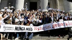 abuelasdifusion's tweet image. 📣Repudio a la visita de diputados de LLA a genocidas: "Sería bueno que los Diputados exigieran a los detenidos información tan valiosa para llegar a la verdad que buscamos hace 46 años"
➡️abuelas.org.ar/prensa-y-difus…