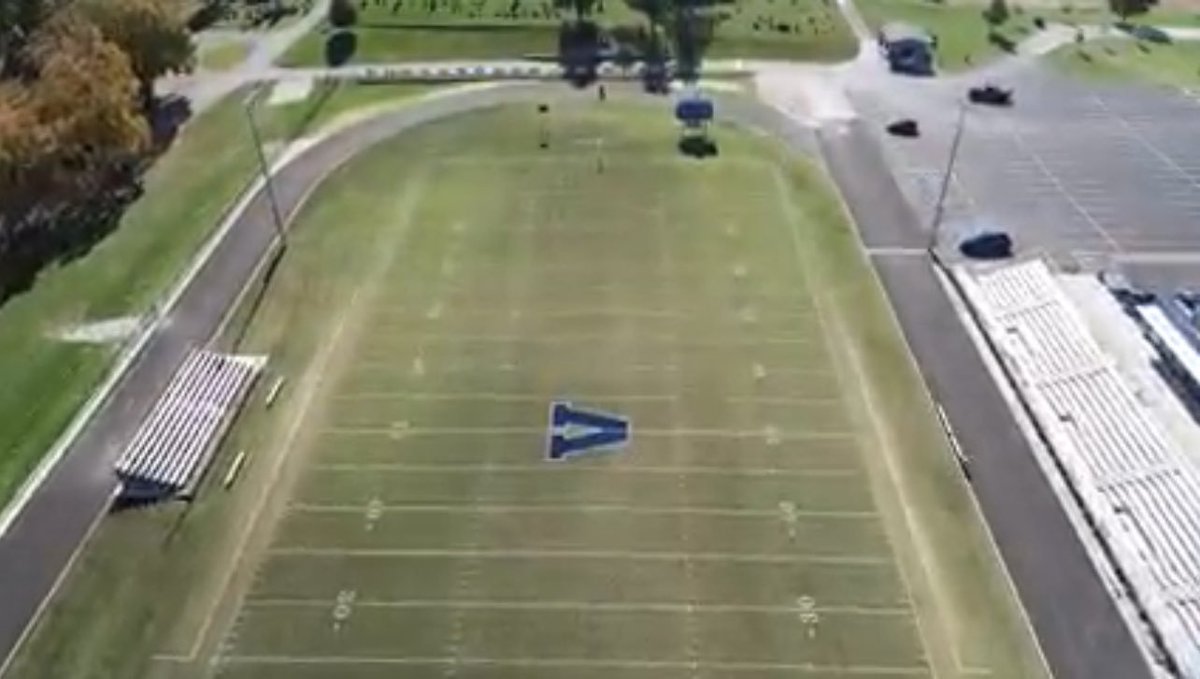🏟️ Missouri Stadium Challenge 🏟️

Small Schools: Round 2

Kelly Hawks

🆚

Valle Catholic Warriors 

Vote in the poll below 👇