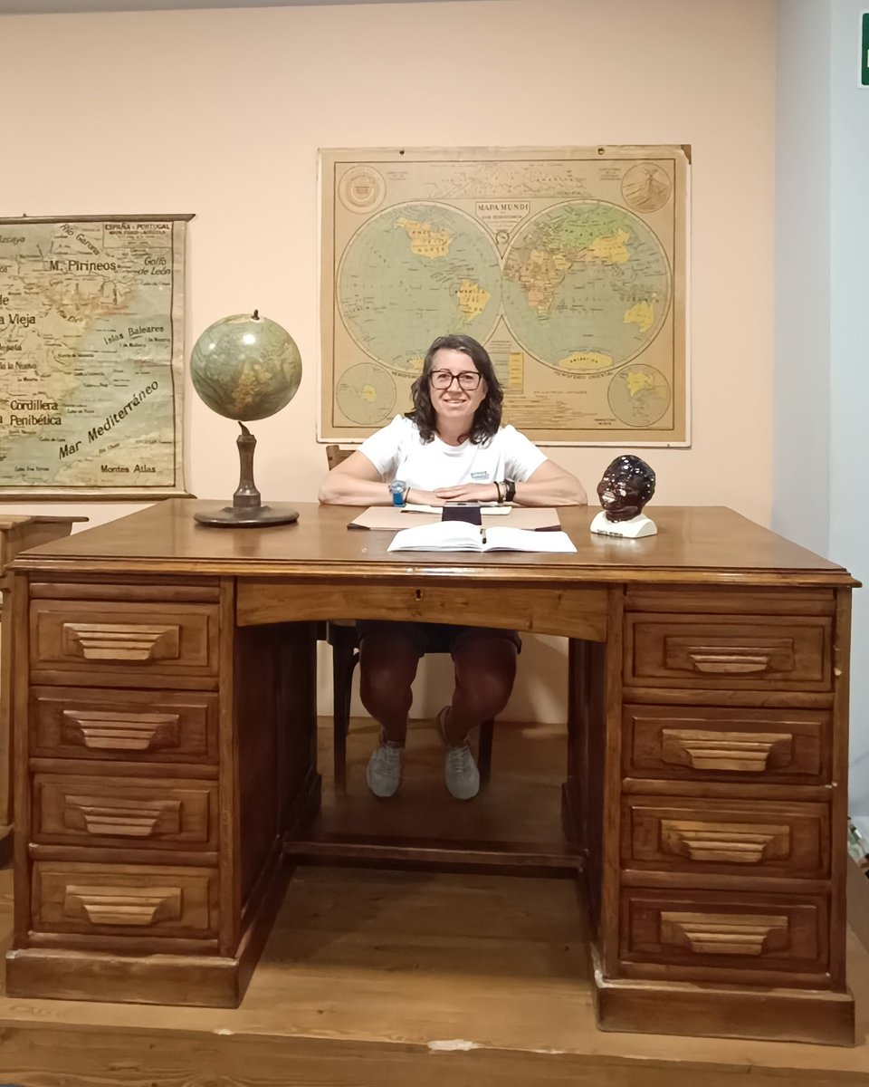 rakelsani's tweet image. Otra para el #HiloVeraniego del #ClaustroVirtual @imgende Hoy visitando el Museo Pedagógico de Huesca.