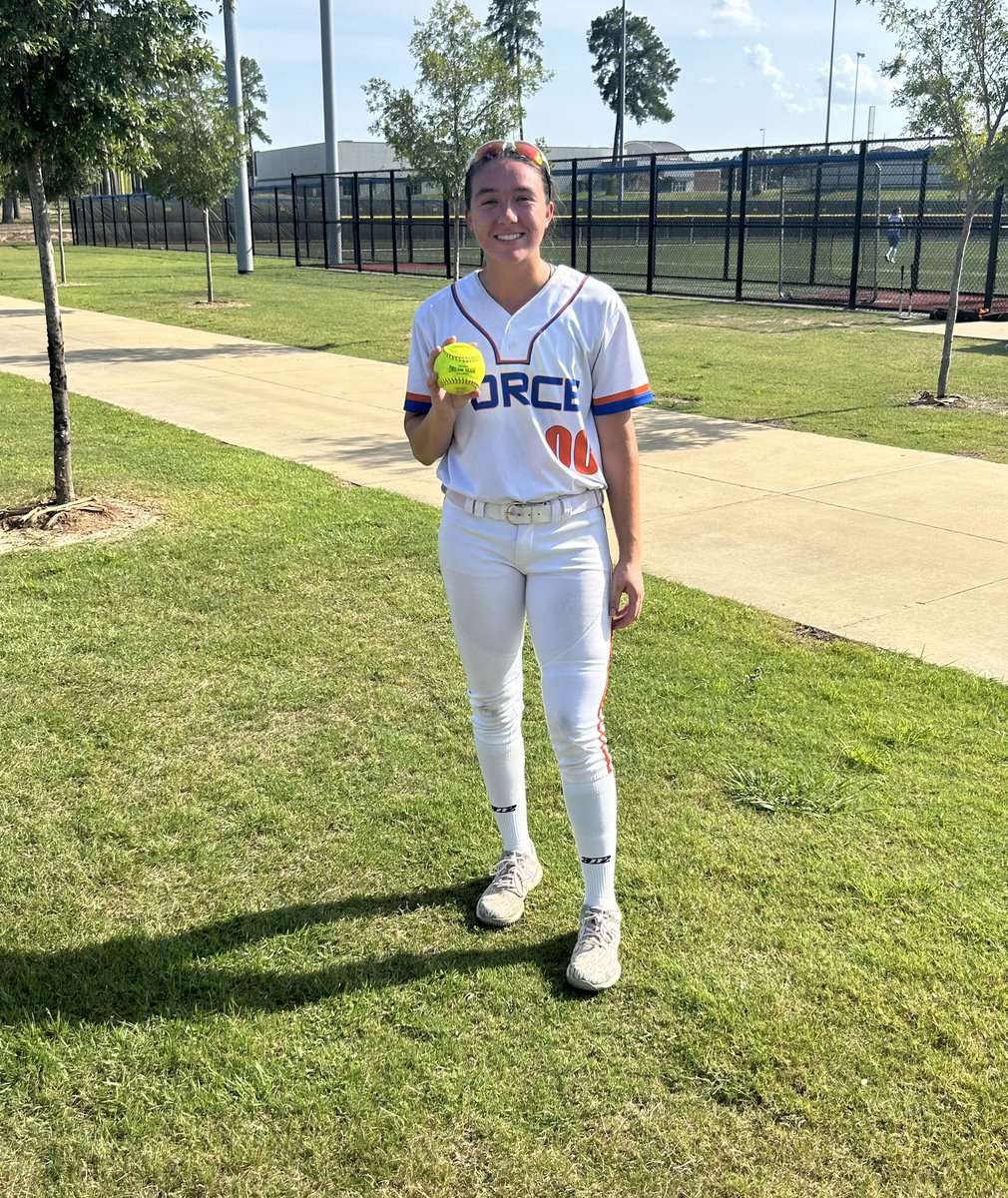 Coming in clutch with SoFo 💣 x 2️⃣ today for <a href="/AddysonJarman/">Addyson Jarman</a> in a tight 2-1 victory🙌🏻 <a href="/NFAsoftball/">National Fastpitch Alliance</a>