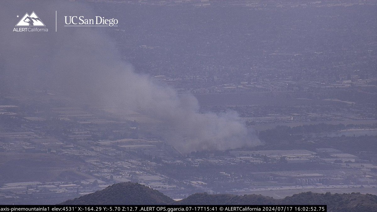 CANews_Watch's tweet photo. #SantaFeFire - Santa Fe Dam Recreation Area, Irwindale (Los Angeles County, CA)
Fire continues to burn eastward, Helitanker55 enroute. https://t.co/jQ8L0fZ1BF