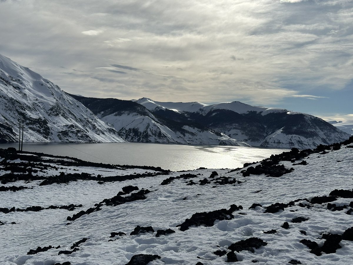 oborquezl's tweet photo. Belleza sobrecogedora que alimenta el corazón 🫶🏻🏔️❄️⛄️ https://t.co/eP37u1VyWg
