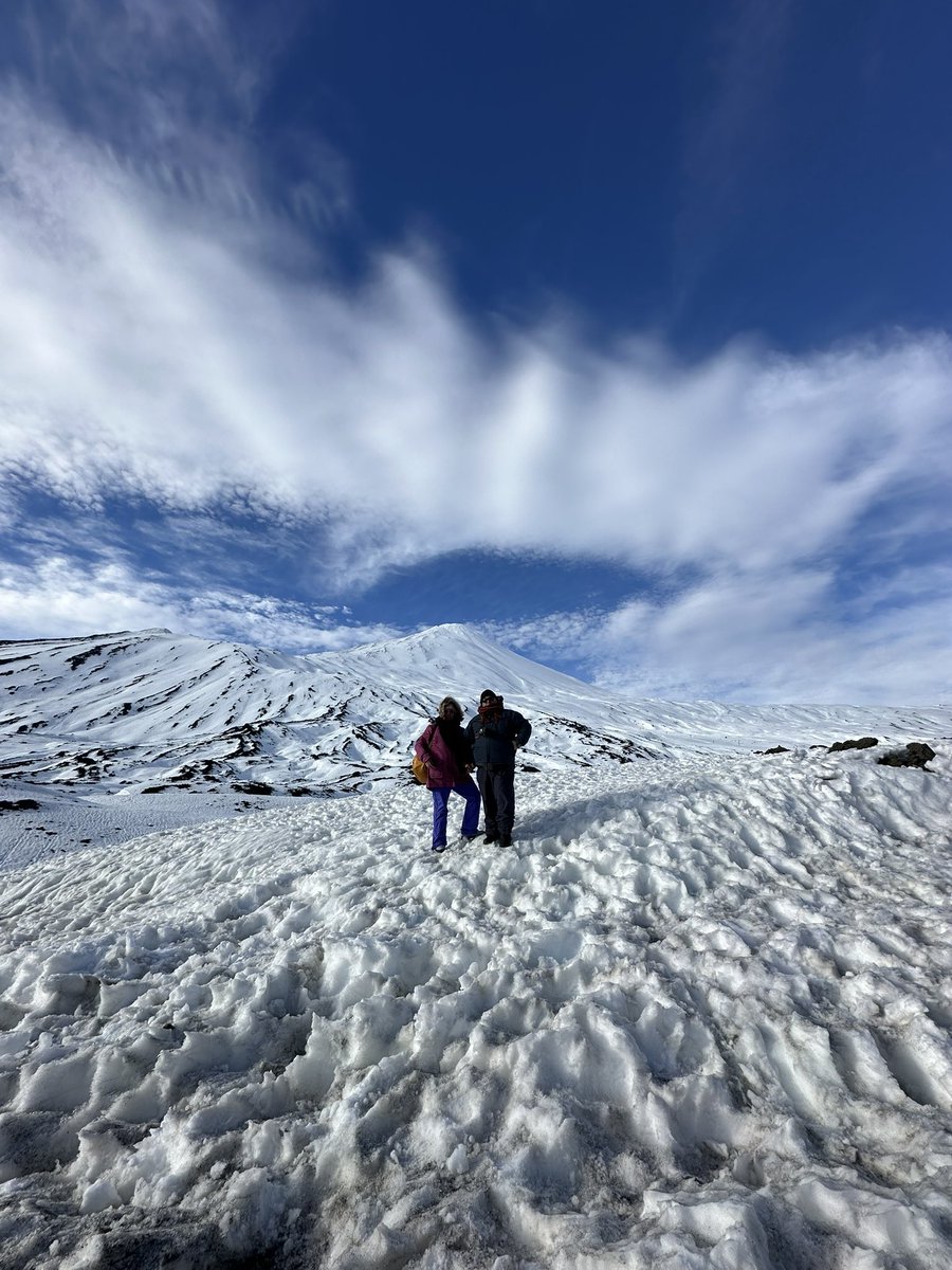 oborquezl's tweet photo. Belleza sobrecogedora que alimenta el corazón 🫶🏻🏔️❄️⛄️ https://t.co/eP37u1VyWg