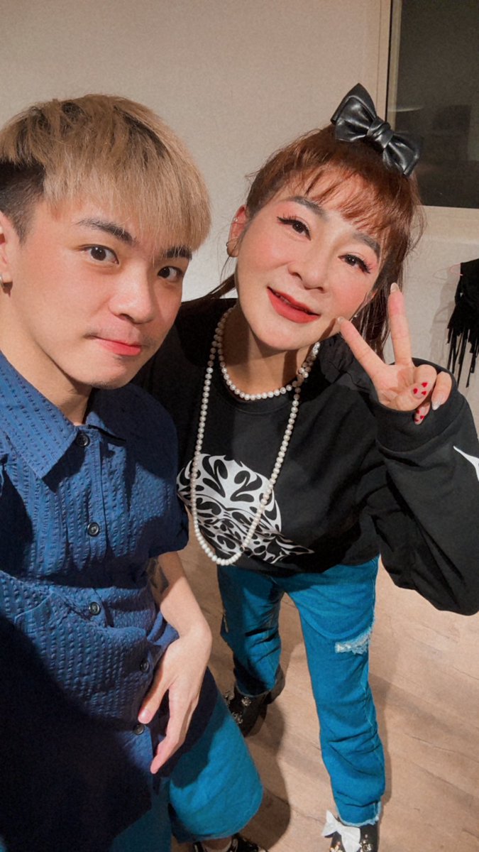 teron0914's tweet photo. btw 今天跟彩樺姐合照得很好看（自己講 https://t.co/Fr6UxaSgQr