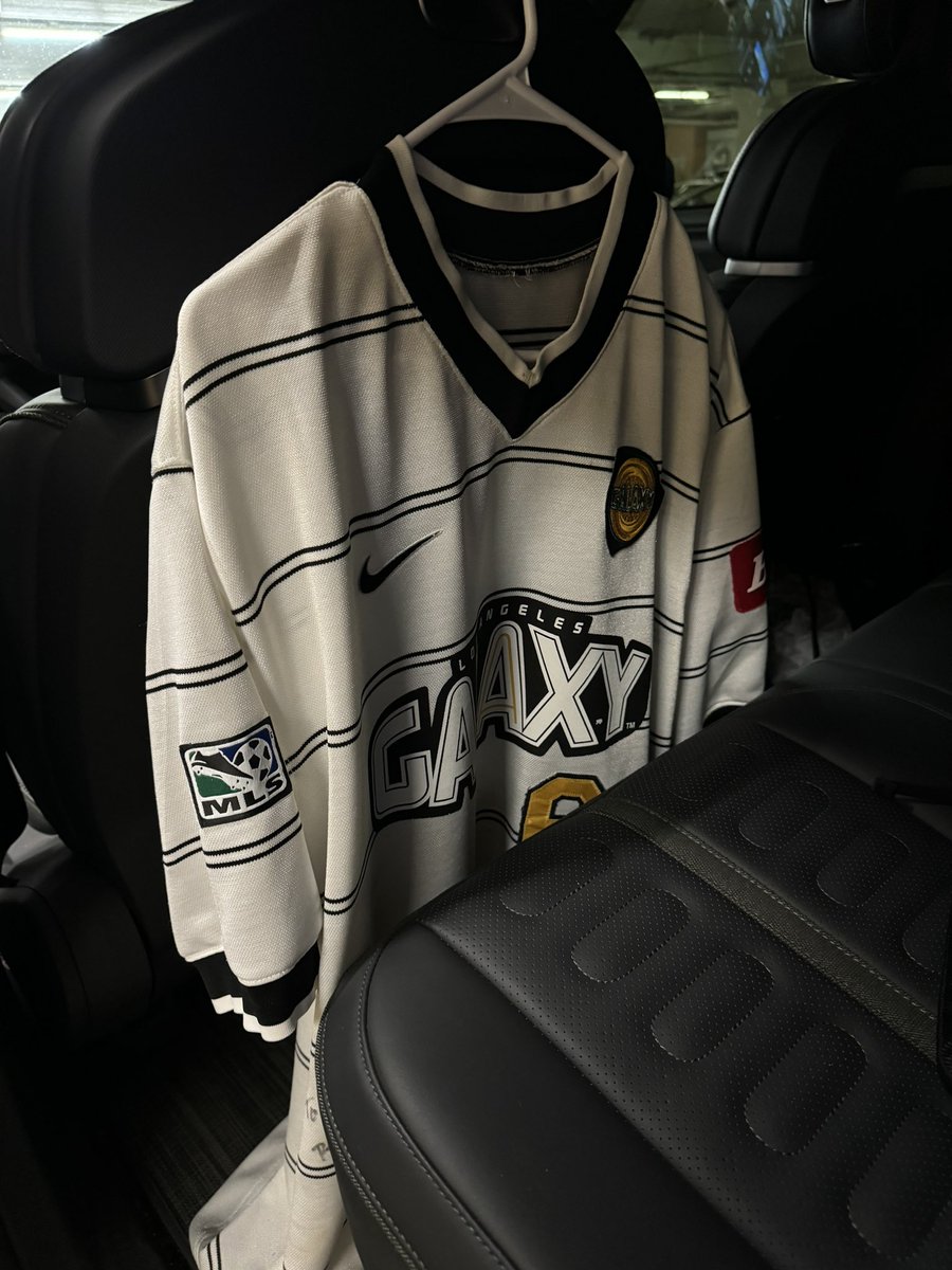 EddieCarrillo's tweet photo. Throwback night @LAGalaxy https://t.co/foqFVJ6HHa
