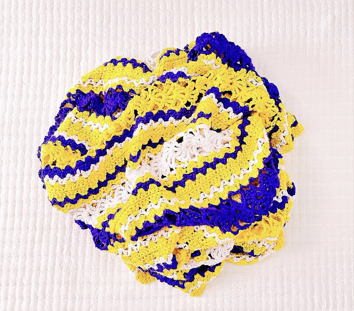Magnoliabay_'s tweet photo. This handmade open weave crochet throw features fun golden yellow and true purple stripes. This intricate blanket would be perfect for a sports fan with the matching colors!

Size: 52” x 59”

Linked below💜🤍💛

#purple #purpleandyellow #yellow #yellowandpurple #crochet #Afghan https://t.co/BWMLOKrbQG