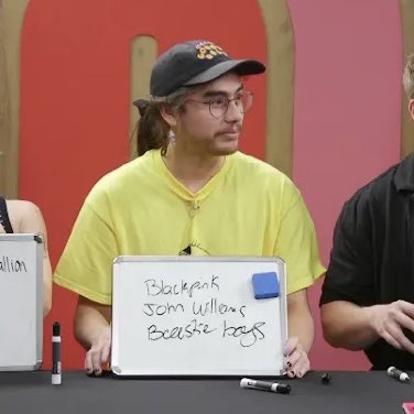 oujivamp's tweet photo. the joint spalex meme on the same day as what would spencer do. oh they’re such besties https://t.co/aptUs2RR2Y