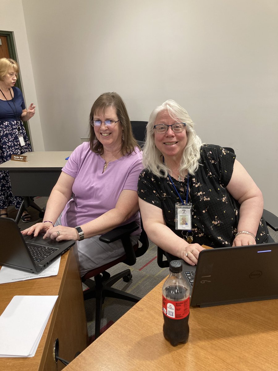 Lisa Knick tweet media