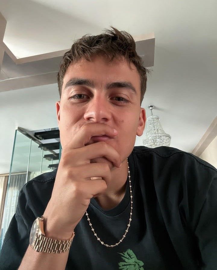 EL NEGRO DE MALUMA MAS LINDO QUE DYBALA?