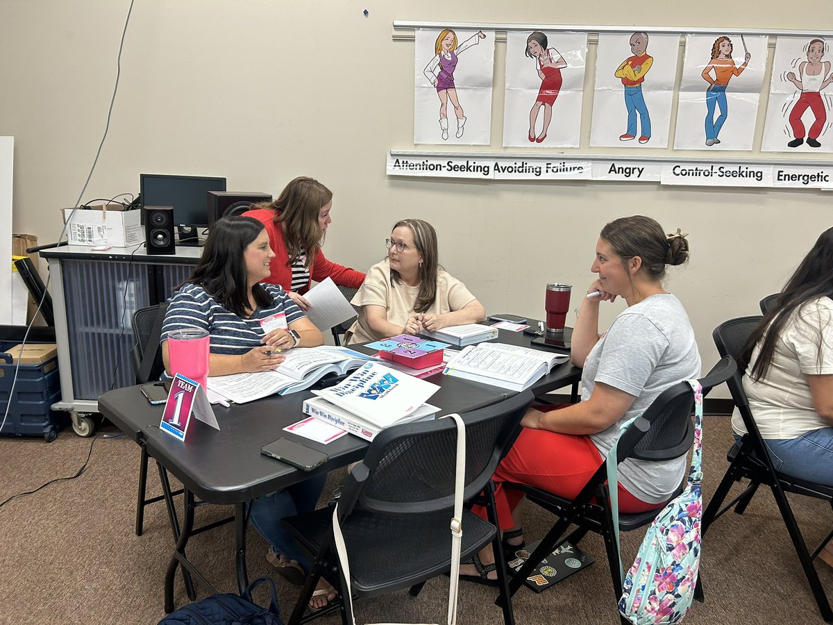 angelaatkagan's tweet image. Win Win Discipline in action! These teachers know how to use Language of Choice when seeking a a solution for a moment of disruption. Giving students validation, choice, and support are key to learned responsibility! @KaganOnline #mrspink4thgrade