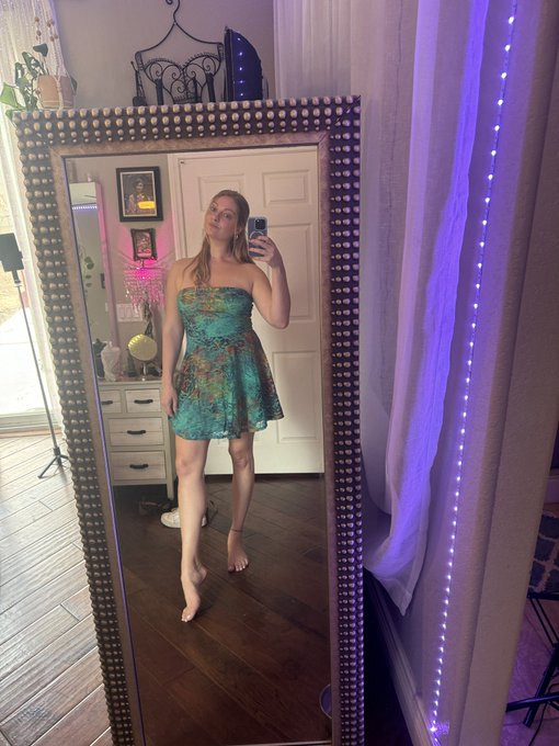 Get rid of this dress or keep it https://t.co/kJy7xD2nF5<a href="/tag/mvsales"class="tags"><span>#mvsales</span></a>