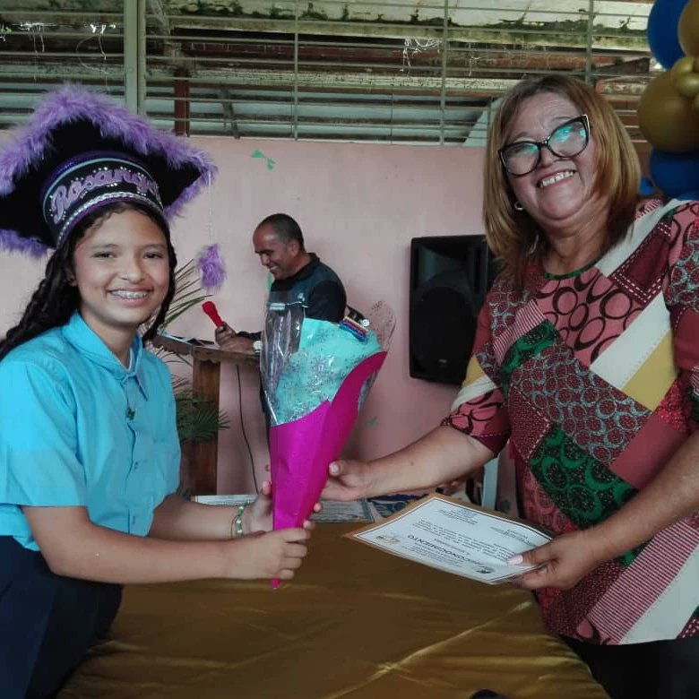 info_mppe's tweet photo. ✅📝 #NotiMPPE | Desde el Edo. #Apure los estudiantes en alegría participaron en la convivencia escolar 2023-2024 Resolución del Epónimo “09 de Diciembre de 2024 - Bicentenario de la Batalla de Ayacucho” Mcpio. Achaguas.
@ZE_Apure1
@_LaAvanzadora
@MPPEDUCACION
#VenezuelaSegura https://t.co/8UcOxhRn5f