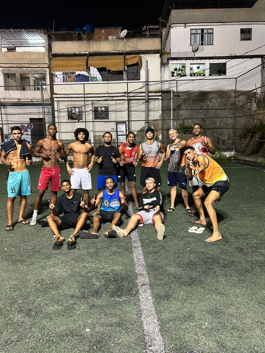 fcsereno2's tweet photo. Segunda vítima, nossa casa kkk🚝🦍💪🏾 https://t.co/1DOPkcNdvP
